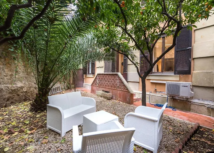 Trastevere Luxury Garden Retreat
