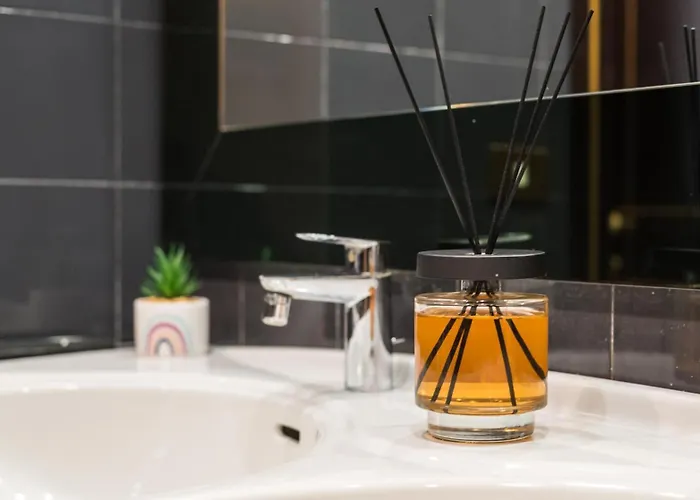 דירה Trastevere Luxury Garden Retreat