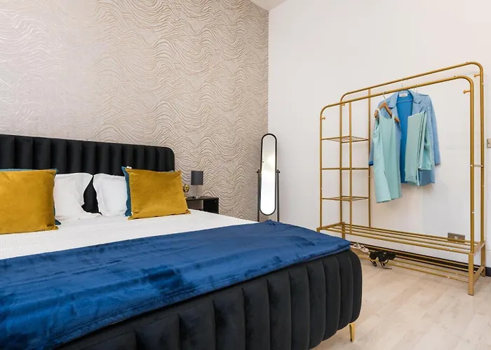 Trastevere Luxury Garden Retreat